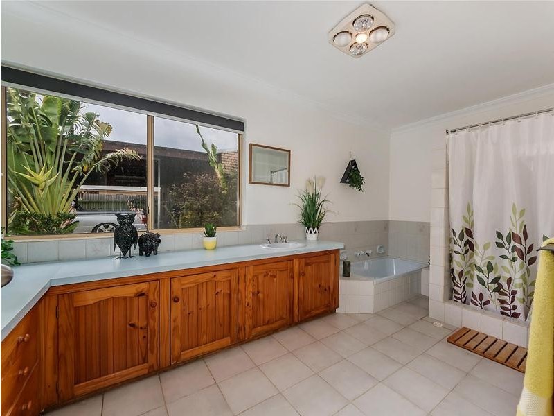 5 Baskerville Road, Mundijong WA 6123