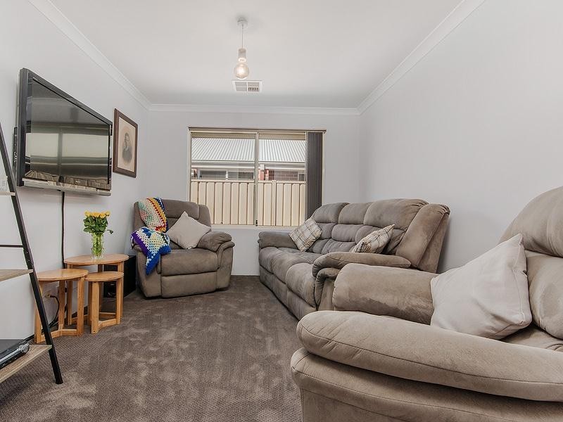 11 Isabelline Terrace, Karnup WA 6176