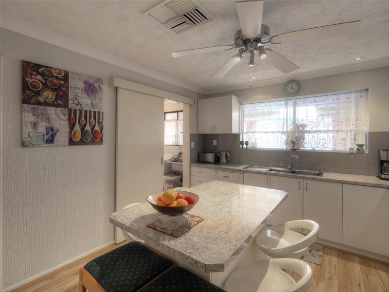 6A Clements Grove, Armadale WA 6112