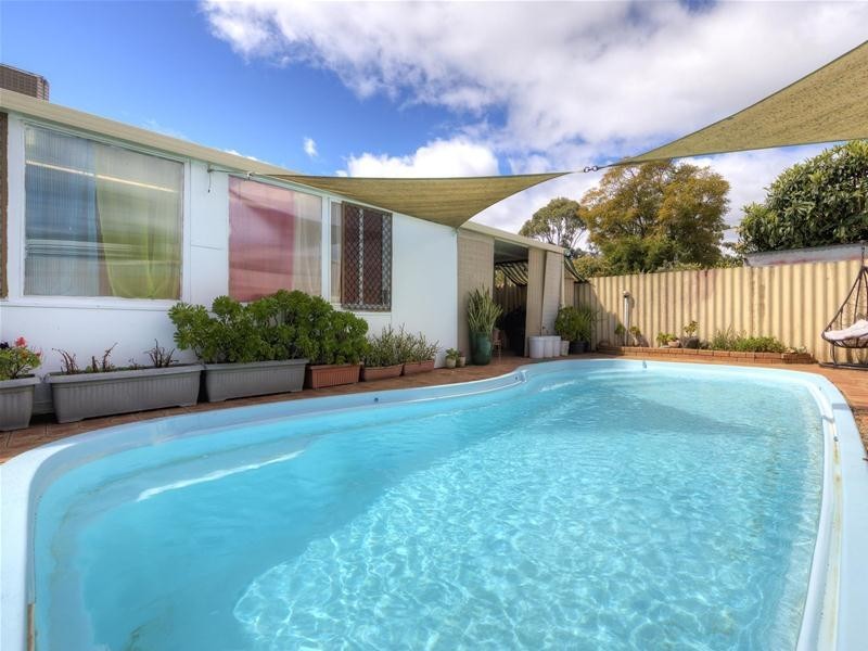 6A Clements Grove, Armadale WA 6112