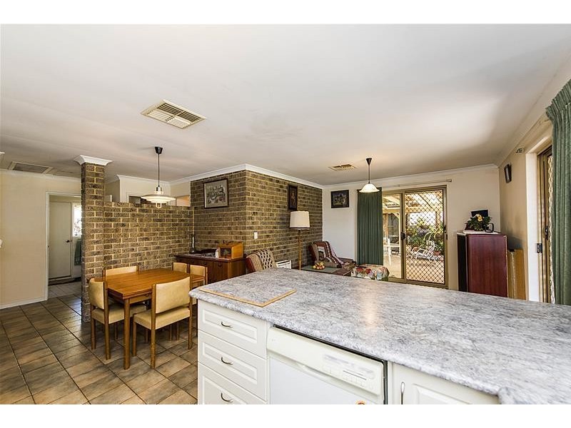 41 Amethyst Crescent, Mount Richon WA 6112