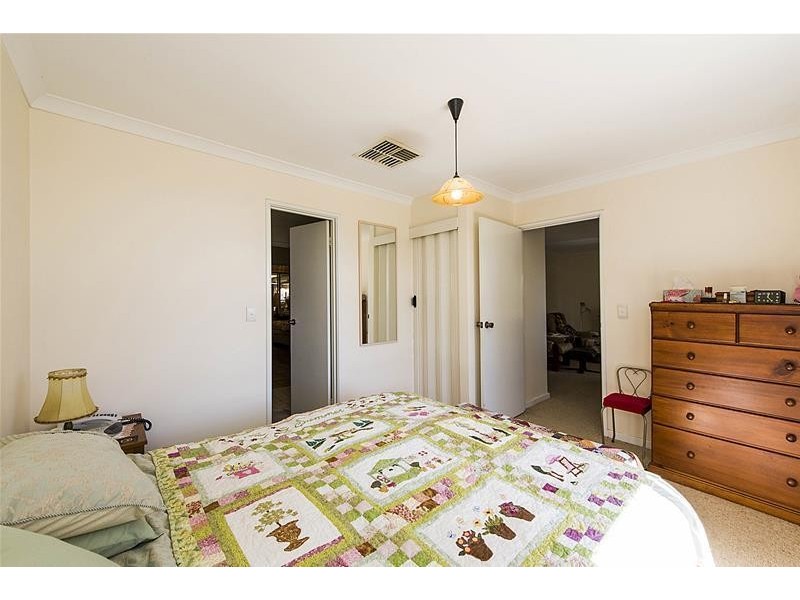 41 Amethyst Crescent, Mount Richon WA 6112