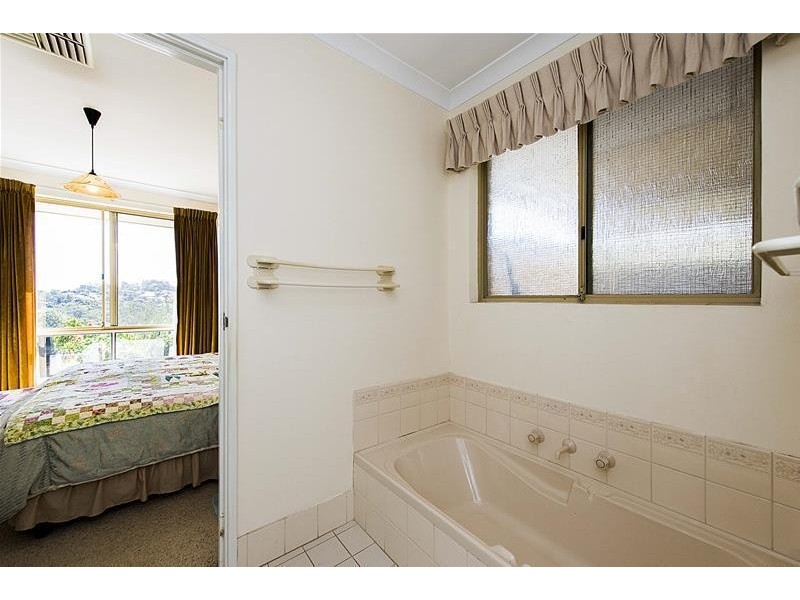 41 Amethyst Crescent, Mount Richon WA 6112