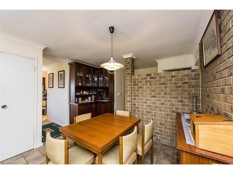 41 Amethyst Crescent, Mount Richon WA 6112