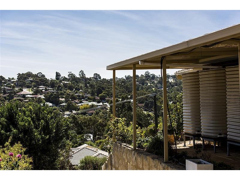 41 Amethyst Crescent, Mount Richon WA 6112