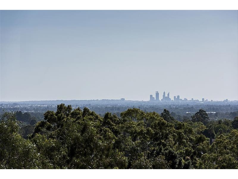 41 Amethyst Crescent, Mount Richon WA 6112