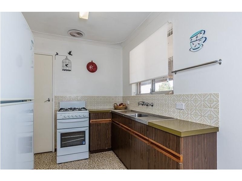 10 Tomah Road, Armadale WA 6112