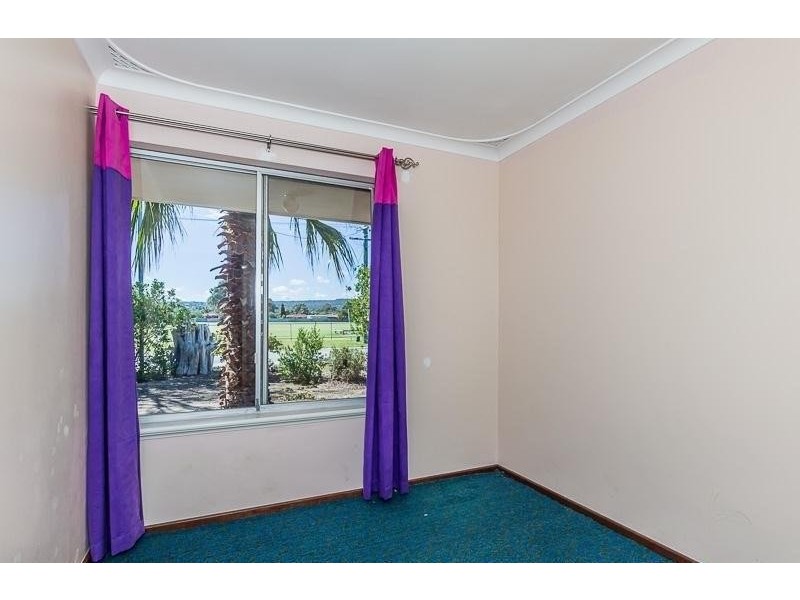 10 Tomah Road, Armadale WA 6112