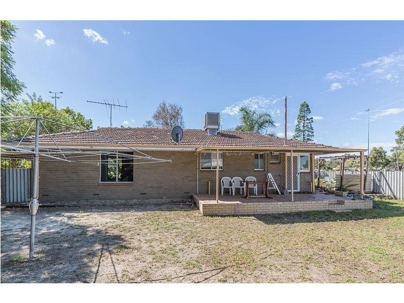 10 Tomah Road, Armadale WA 6112