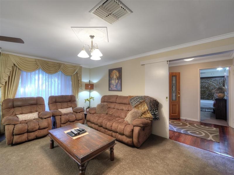 60 Aralia Way, Forrestfield WA 6058