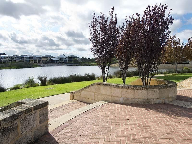 40 Roselea Boulevard, Stirling WA 6021