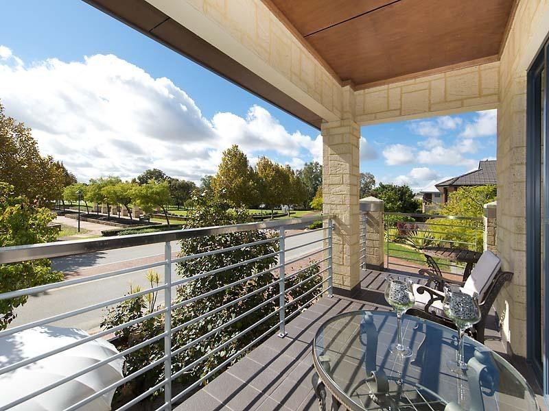 40 Roselea Boulevard, Stirling WA 6021