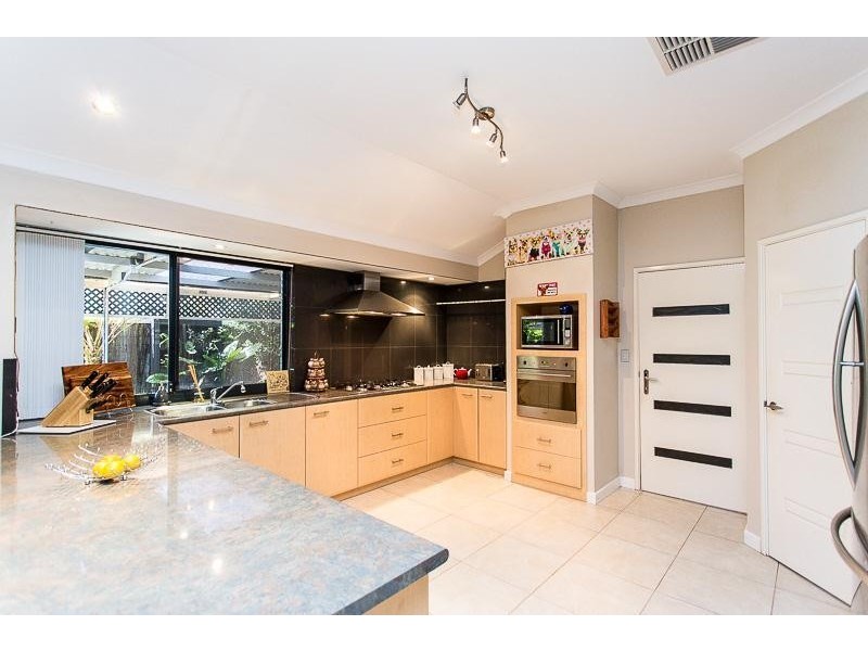 48 Brindabella Avenue, Rockingham WA 6168