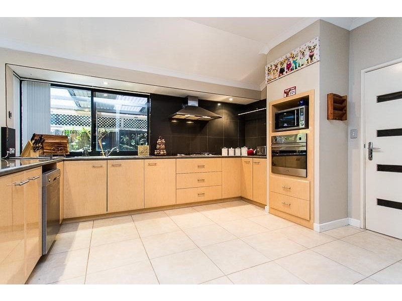 48 Brindabella Avenue, Rockingham WA 6168