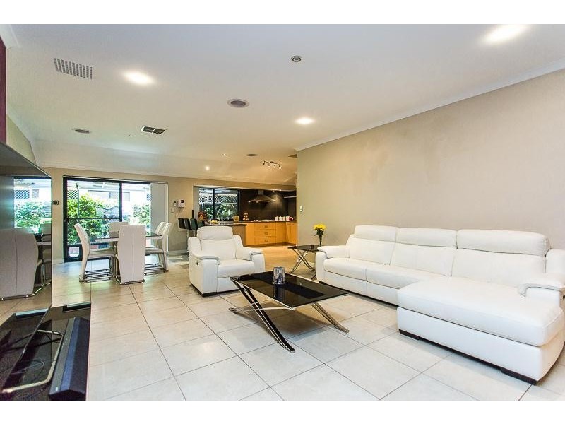 48 Brindabella Avenue, Rockingham WA 6168