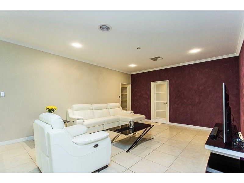 48 Brindabella Avenue, Rockingham WA 6168