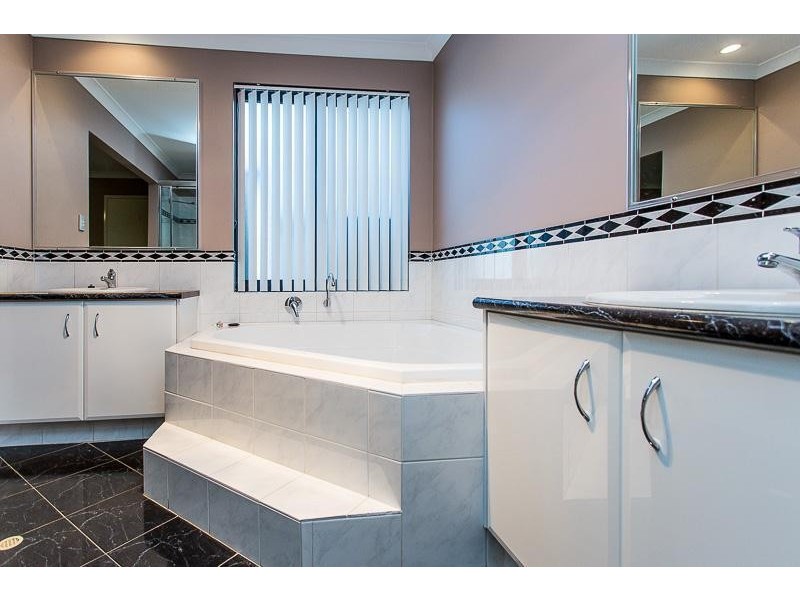 48 Brindabella Avenue, Rockingham WA 6168