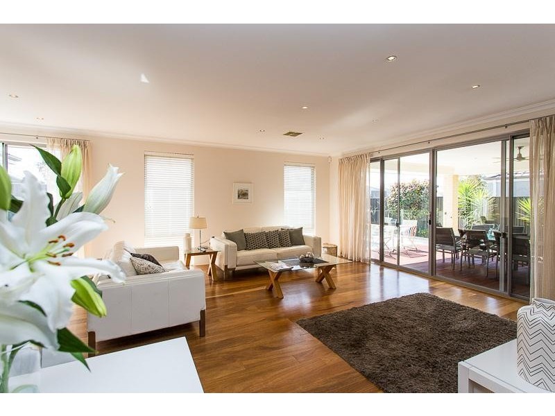 12 Silvershot Avenue, Harrisdale WA 6112