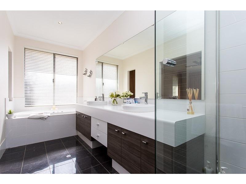 12 Silvershot Avenue, Harrisdale WA 6112