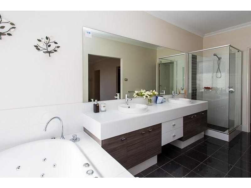 12 Silvershot Avenue, Harrisdale WA 6112