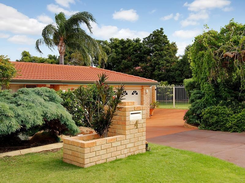 4 Higgins Place, Mount Nasura WA 6112