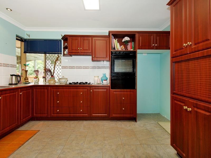 4 Higgins Place, Mount Nasura WA 6112