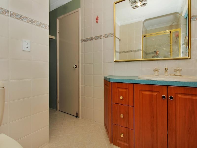 4 Higgins Place, Mount Nasura WA 6112