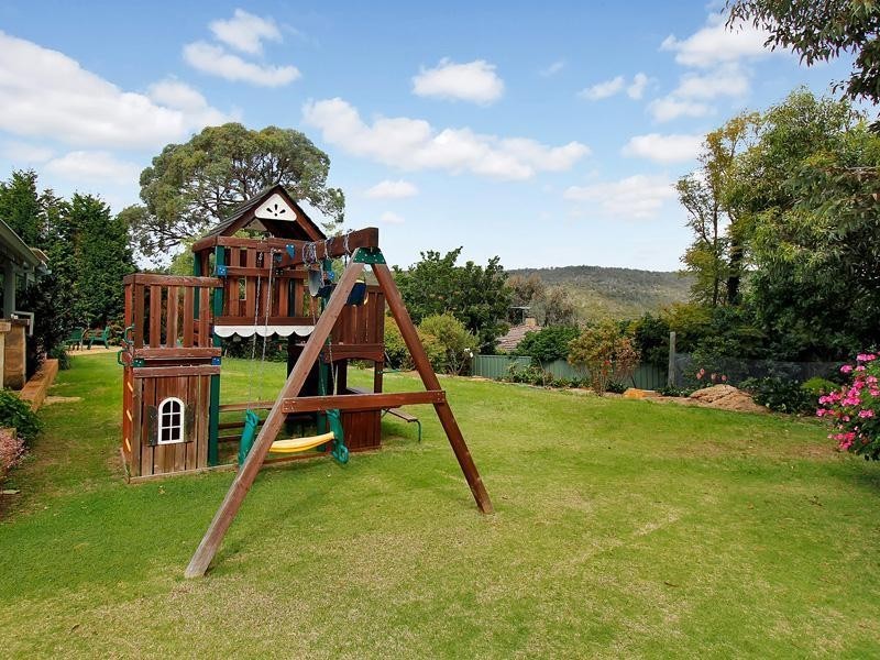 4 Higgins Place, Mount Nasura WA 6112