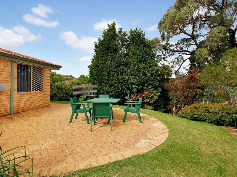 4 Higgins Place, Mount Nasura WA 6112