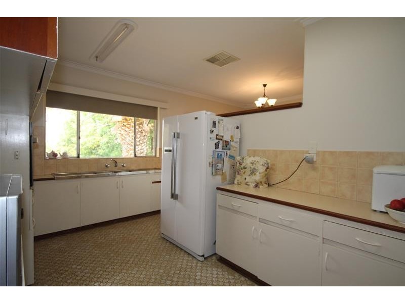 47 Buckingham Road, Kelmscott WA 6111