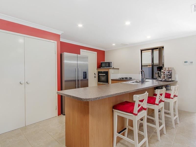 14 Halfpenny Avenue, Byford WA 6122