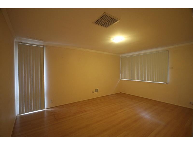 7 Shaw Place, Mount Nasura WA 6112