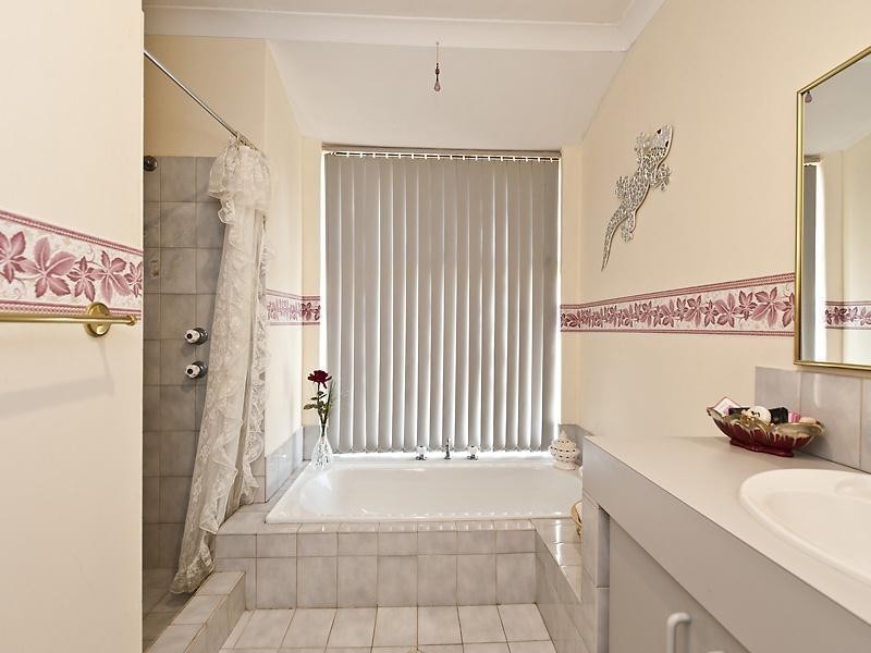 29 Jade Street, Mount Richon WA 6112