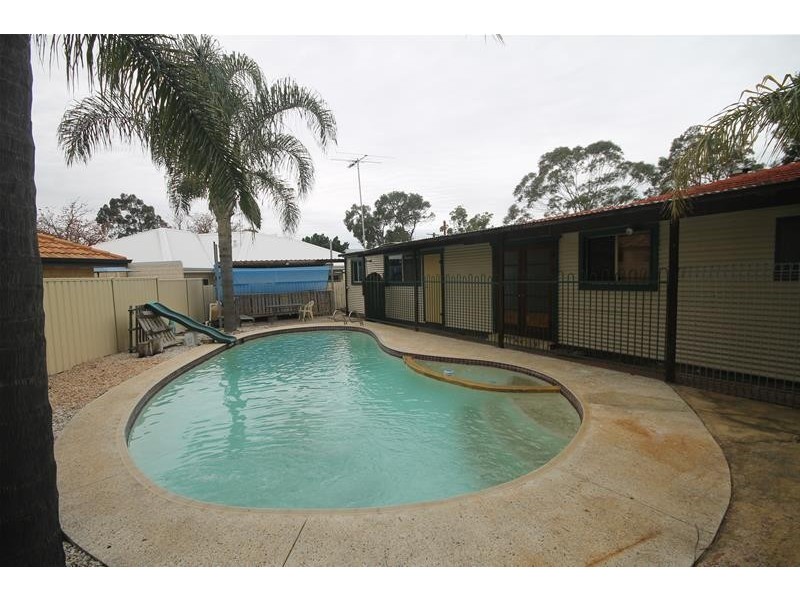 7 Arnott Court, Kelmscott WA 6111