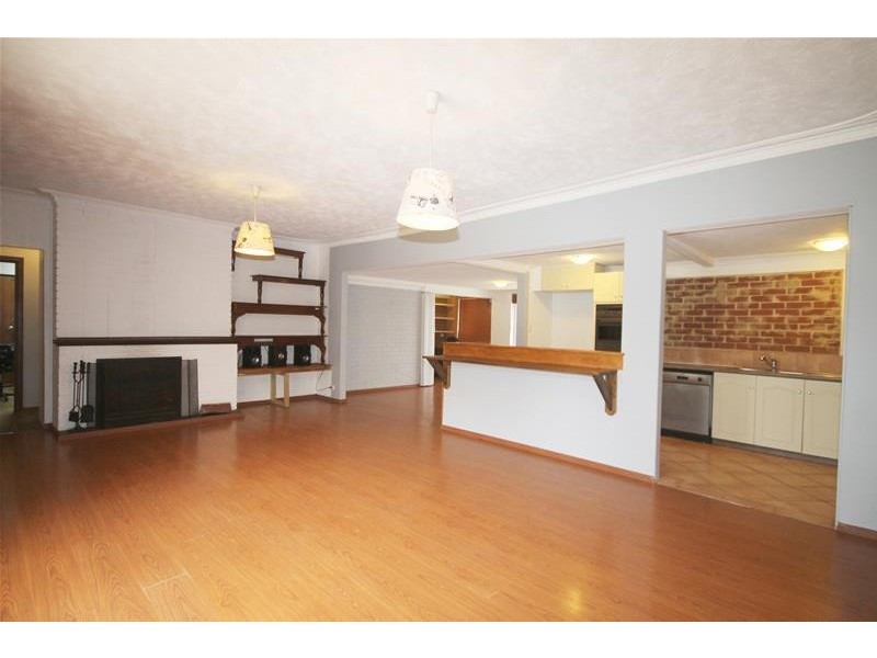 7 Arnott Court, Kelmscott WA 6111