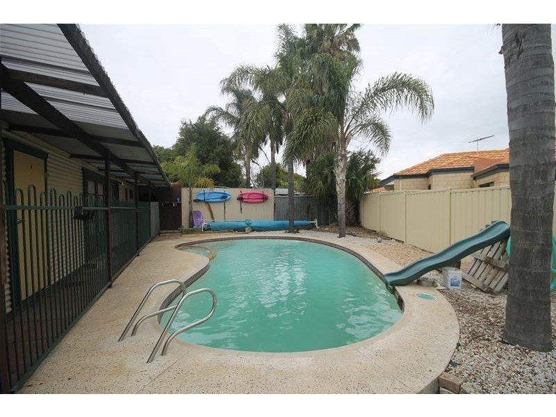 7 Arnott Court, Kelmscott WA 6111