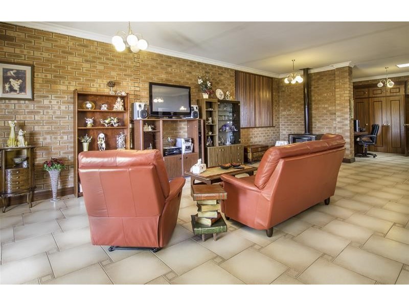 115 Carawatha Avenue, Mount Nasura WA 6112