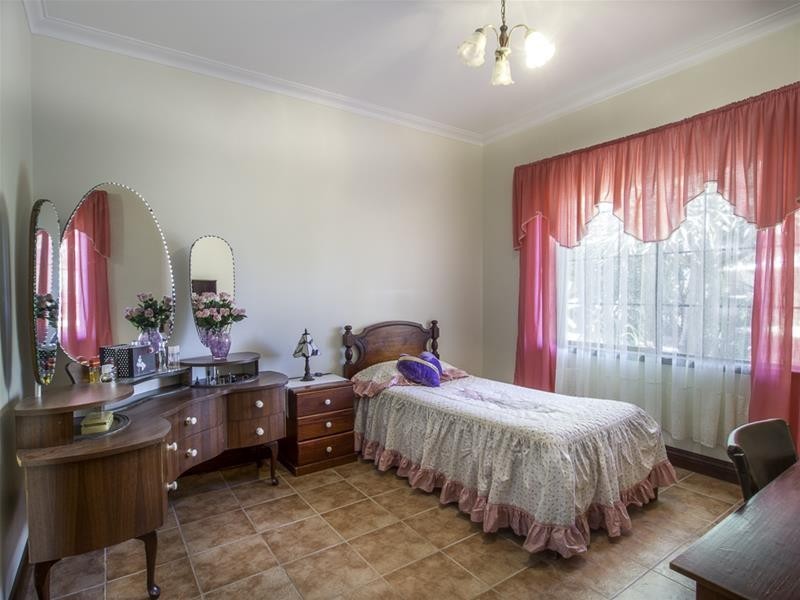 115 Carawatha Avenue, Mount Nasura WA 6112