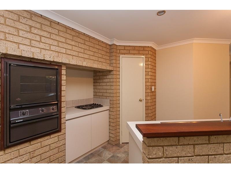 20 Carawatha Avenue, Mount Nasura WA 6112