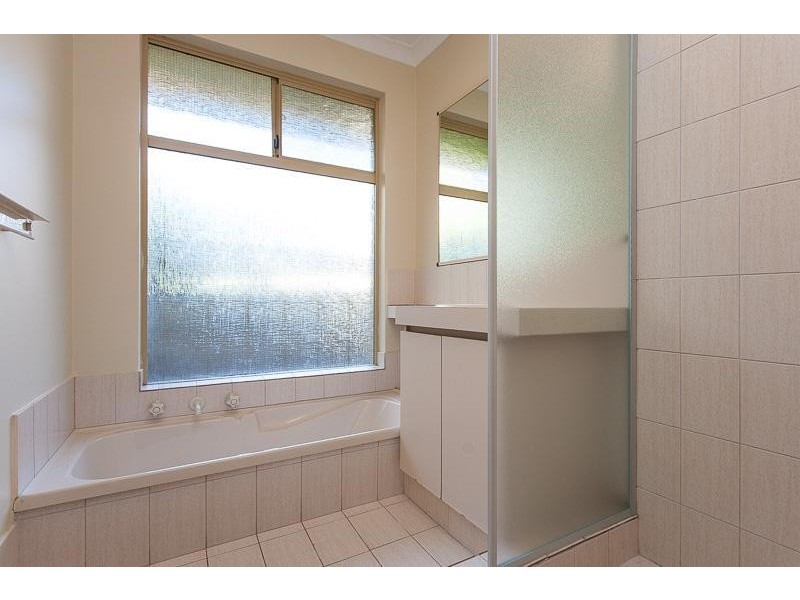 20 Carawatha Avenue, Mount Nasura WA 6112