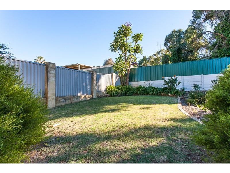 20 Carawatha Avenue, Mount Nasura WA 6112