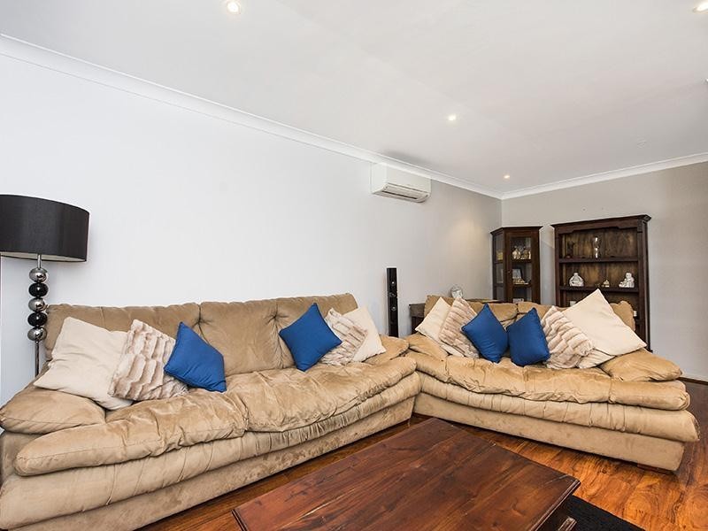 67 Unnaro Street, Hillman WA 6168