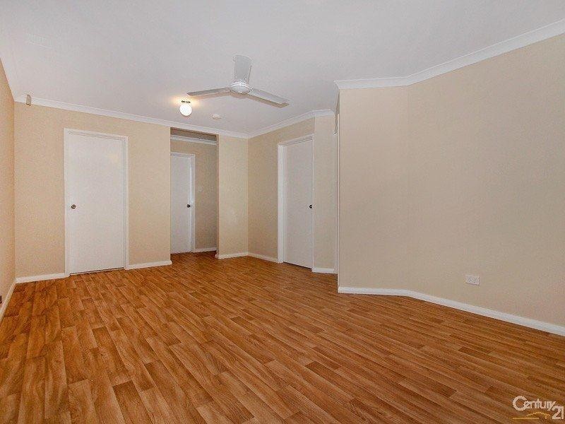 142 Seville Drive, Seville Grove WA 6112