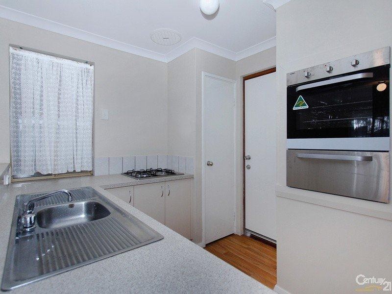 142 Seville Drive, Seville Grove WA 6112