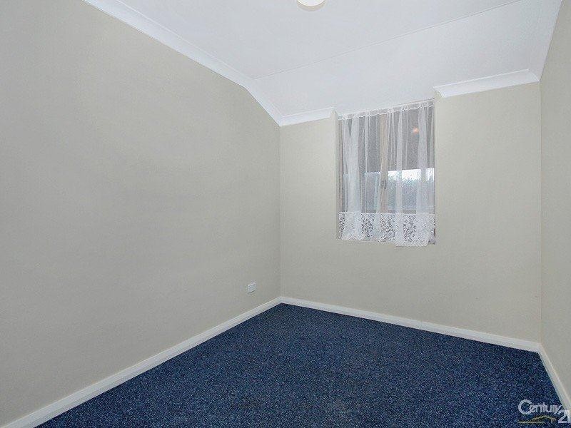 142 Seville Drive, Seville Grove WA 6112