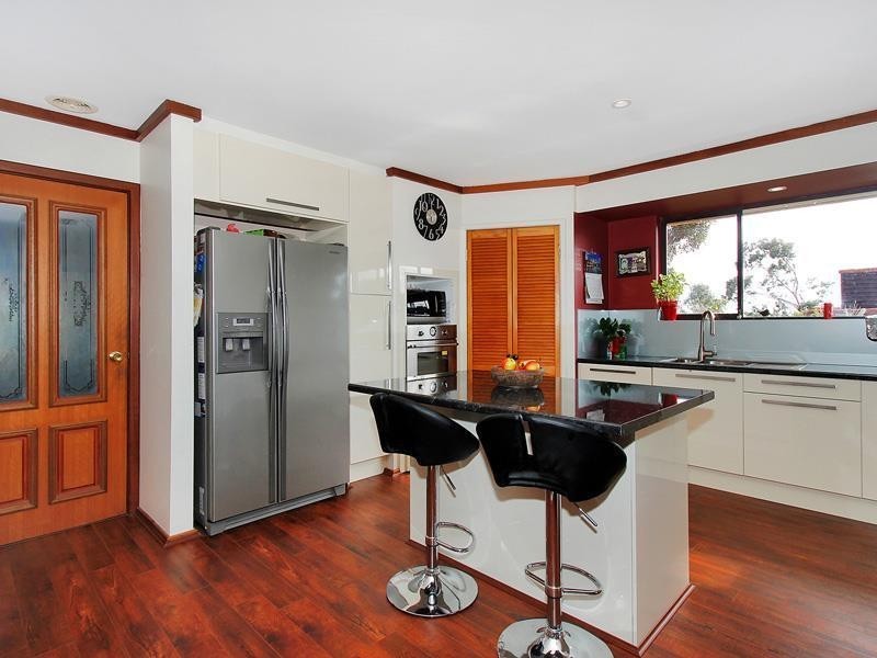 1 Jasper Place, Mount Richon WA 6112