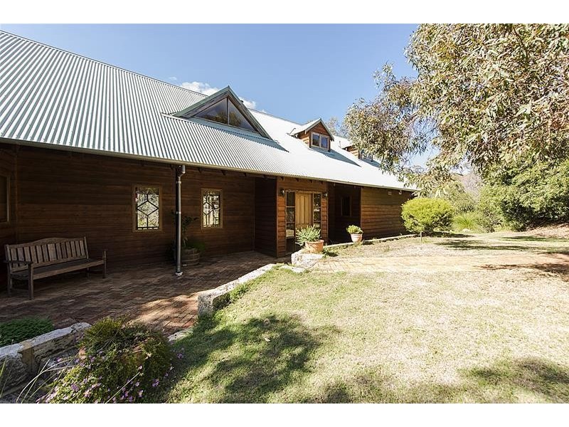 112 Amethyst Crescent, Mount Richon WA 6112