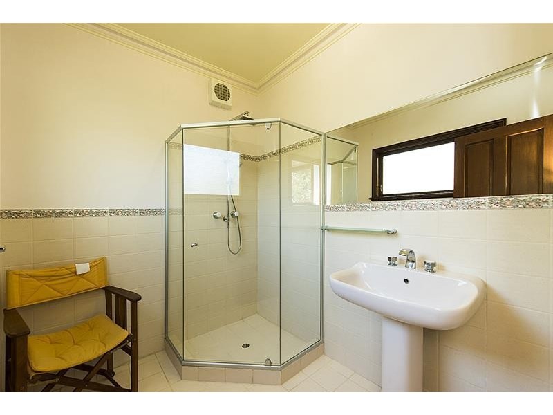 112 Amethyst Crescent, Mount Richon WA 6112