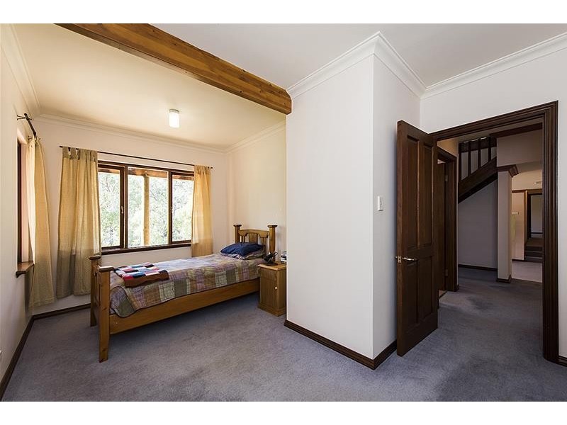 112 Amethyst Crescent, Mount Richon WA 6112