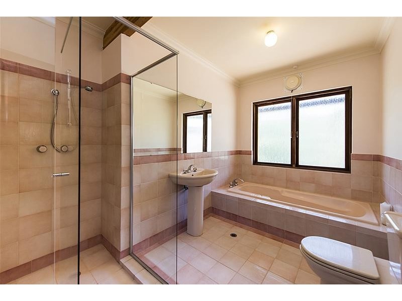 112 Amethyst Crescent, Mount Richon WA 6112